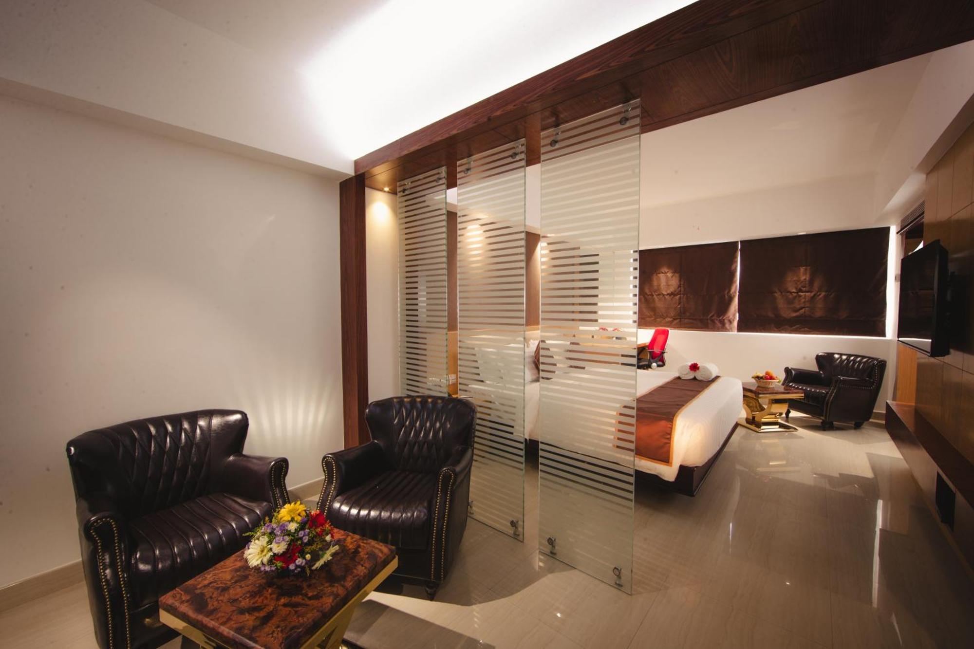 Akhil Classic Thiruvananthapuram Exterior photo